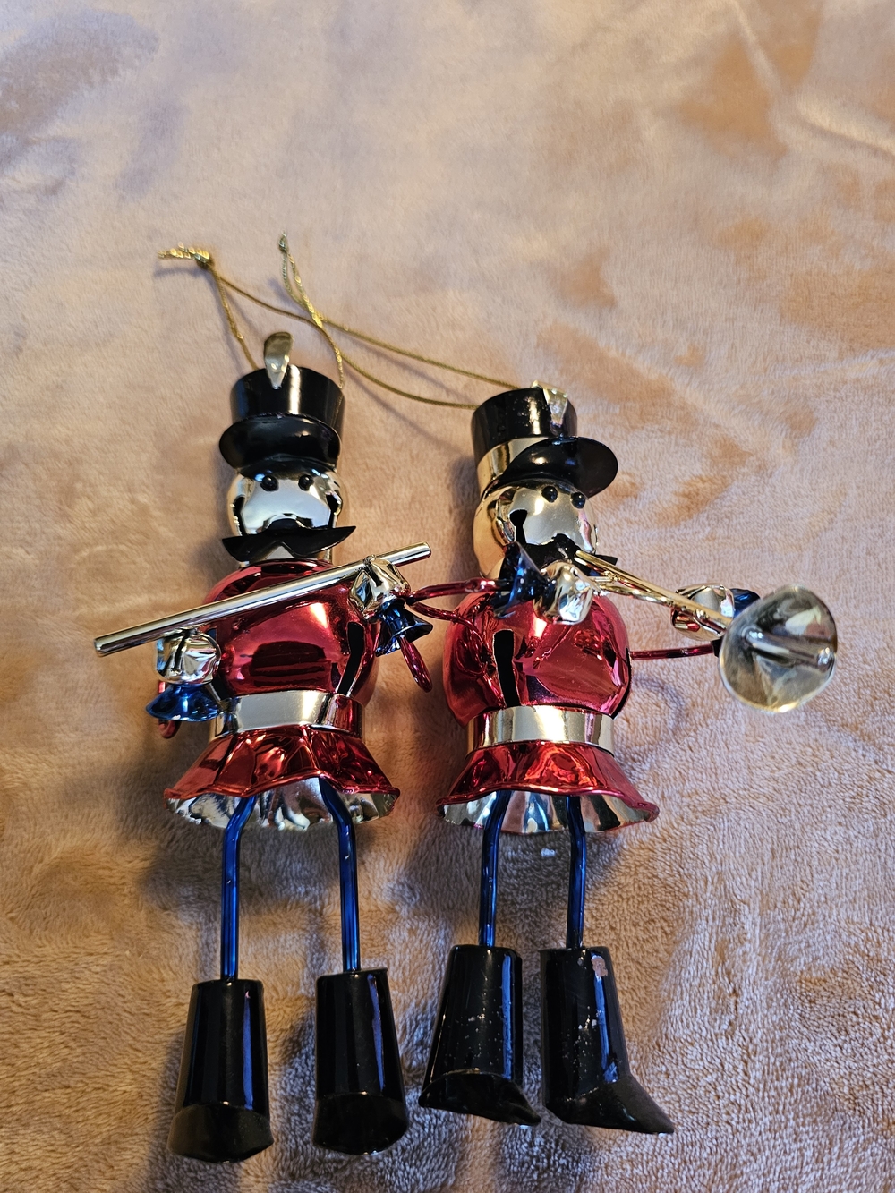 Festive Red and Black Nutcracker Musician Ornaments - Unbranded - Picture 5 of 5